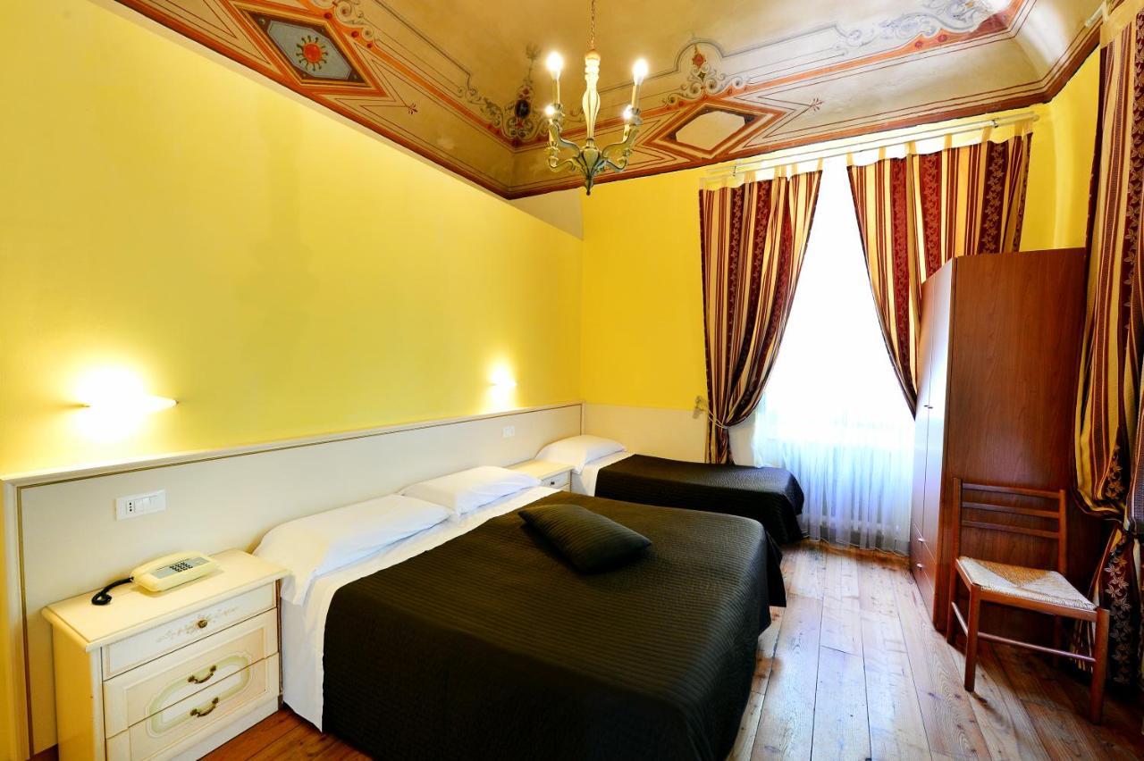 Hotel Iris Перуджа Экстерьер фото