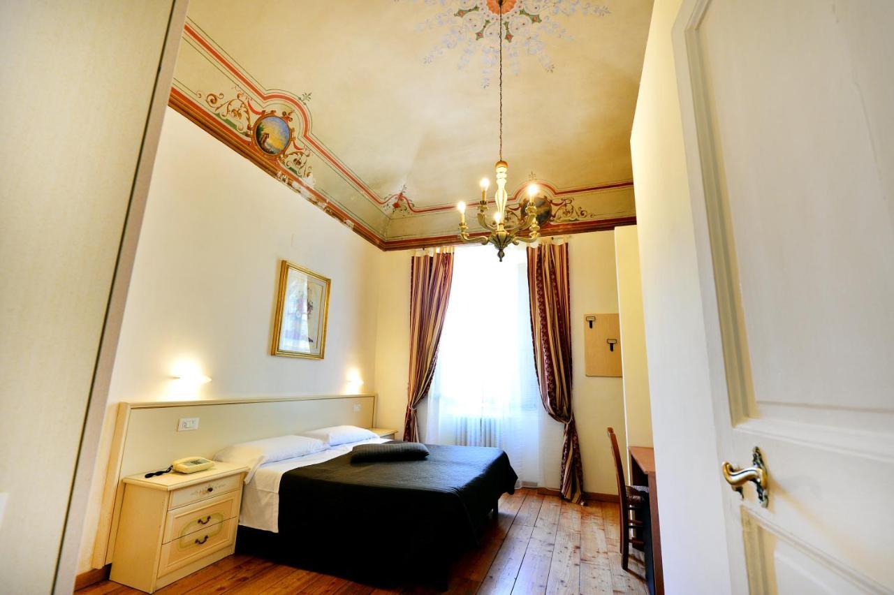 Hotel Iris Перуджа Экстерьер фото
