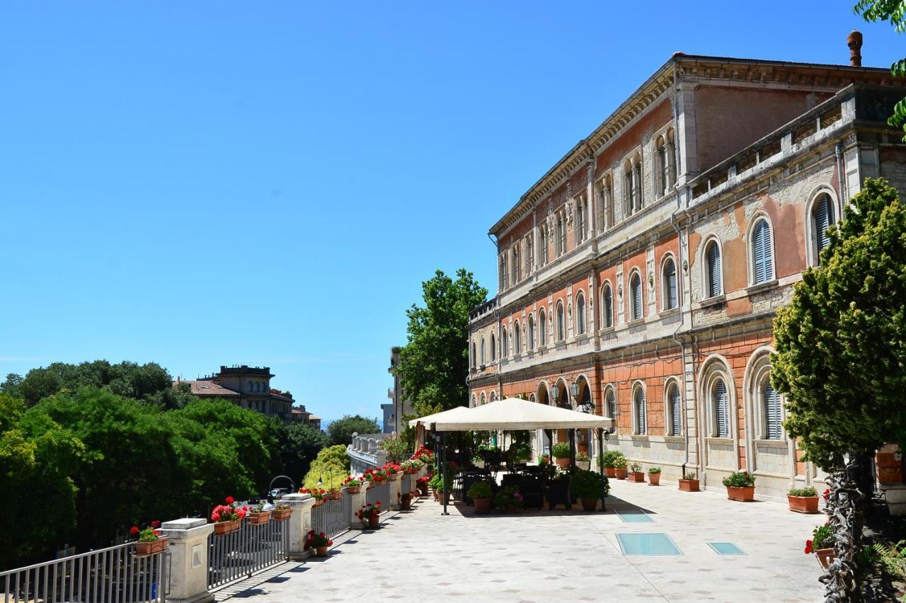 Hotel Iris Перуджа Экстерьер фото