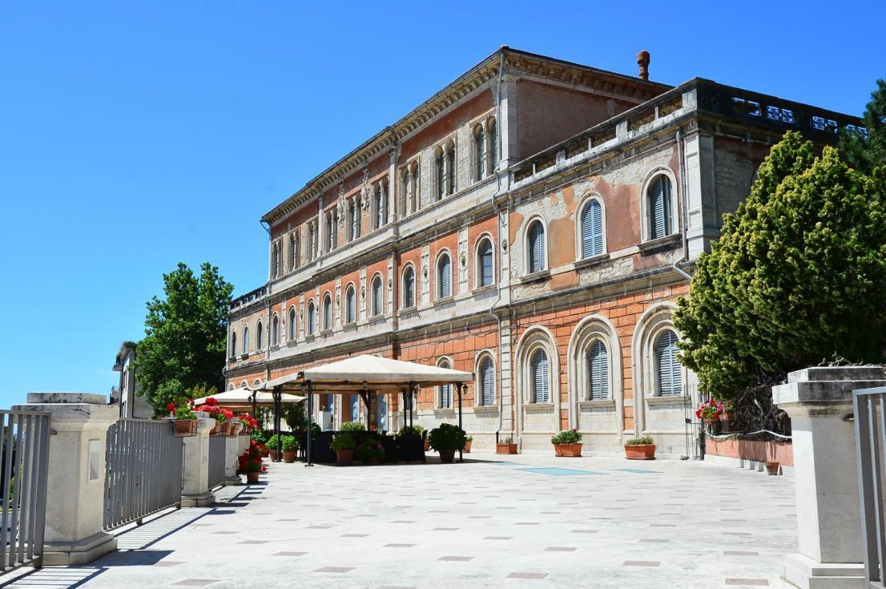 Hotel Iris Перуджа Экстерьер фото