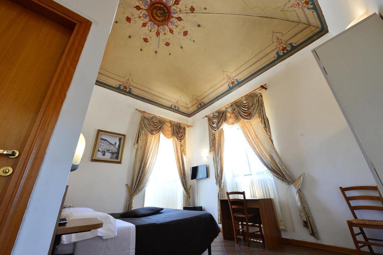 Hotel Iris Перуджа Экстерьер фото