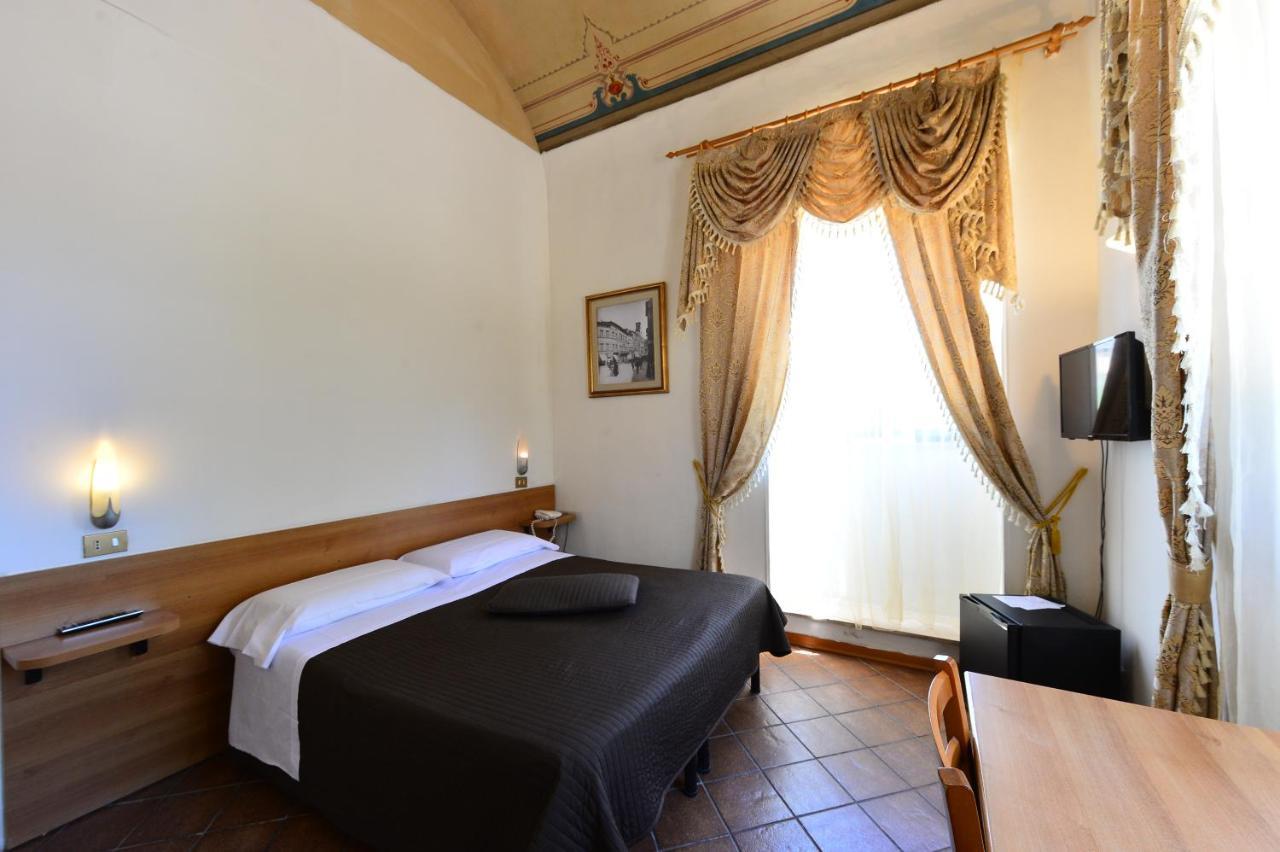 Hotel Iris Перуджа Экстерьер фото