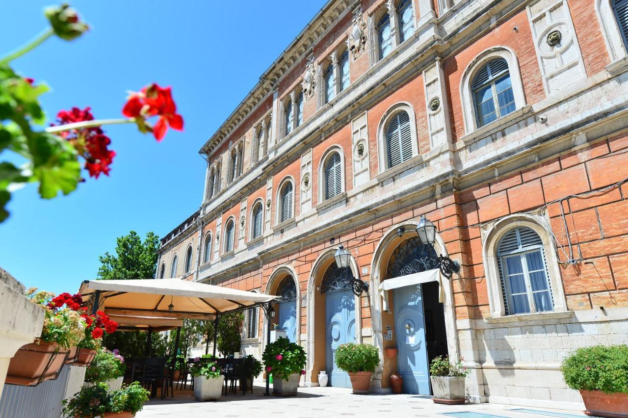 Hotel Iris Перуджа Экстерьер фото