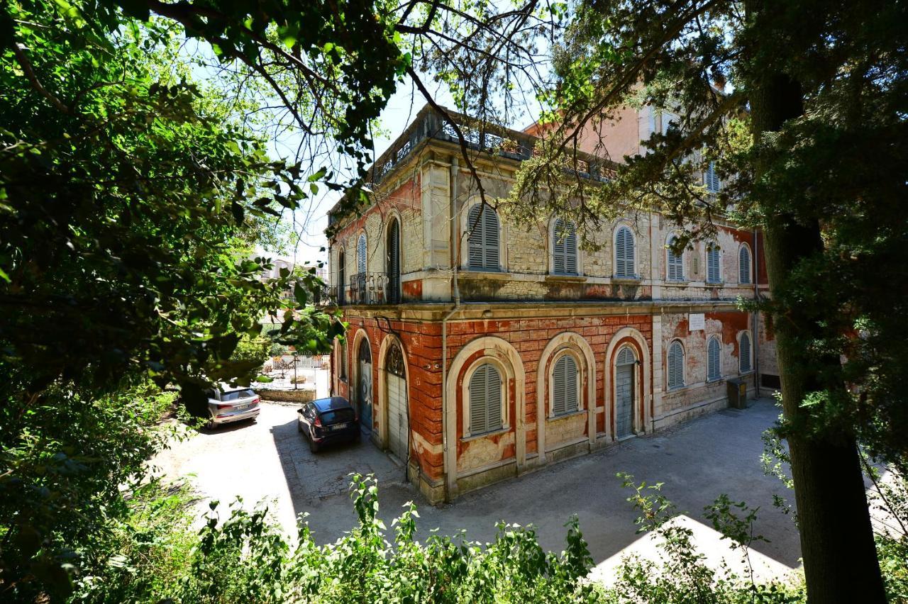 Hotel Iris Перуджа Экстерьер фото