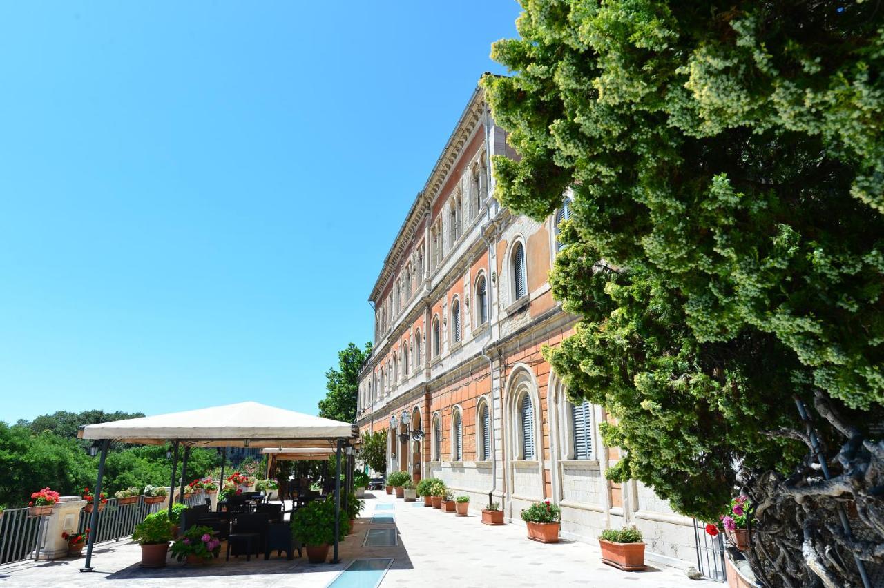 Hotel Iris Перуджа Экстерьер фото