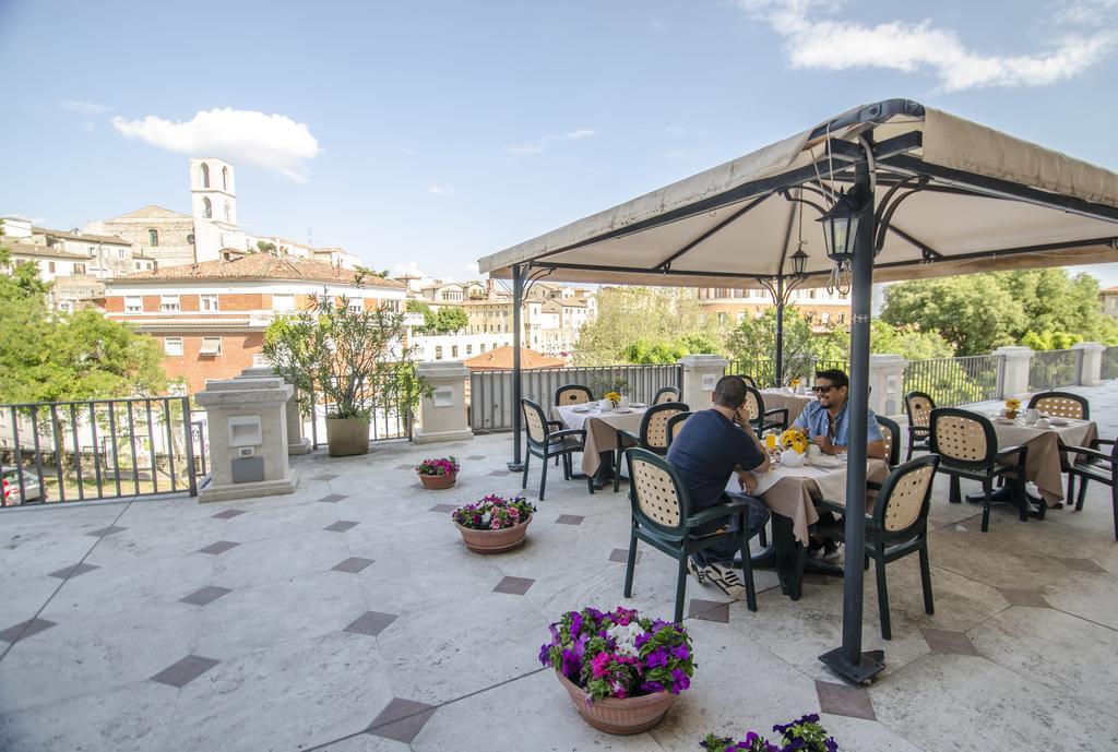 Hotel Iris Перуджа Экстерьер фото