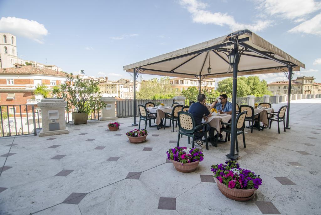 Hotel Iris Перуджа Экстерьер фото